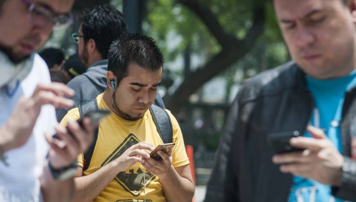 Mario Delgado propone 'revivir' registro de teléfonos celulares