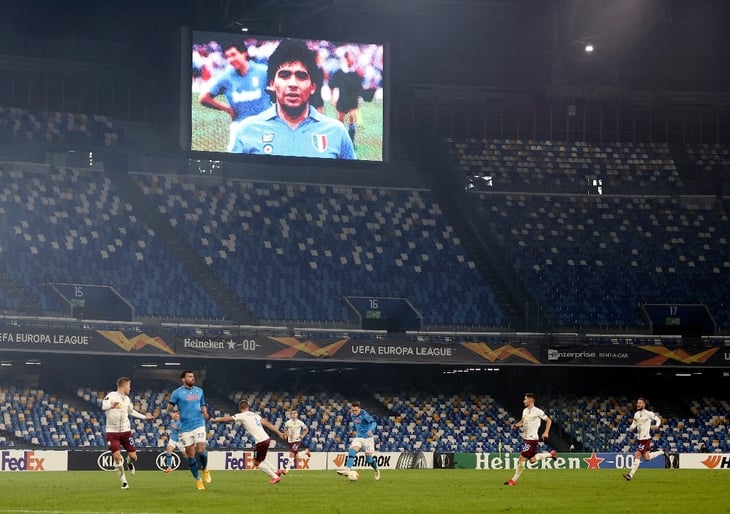 Nápoles rebautiza su estadio de fútbol como el 'Diego Armando Maradona'