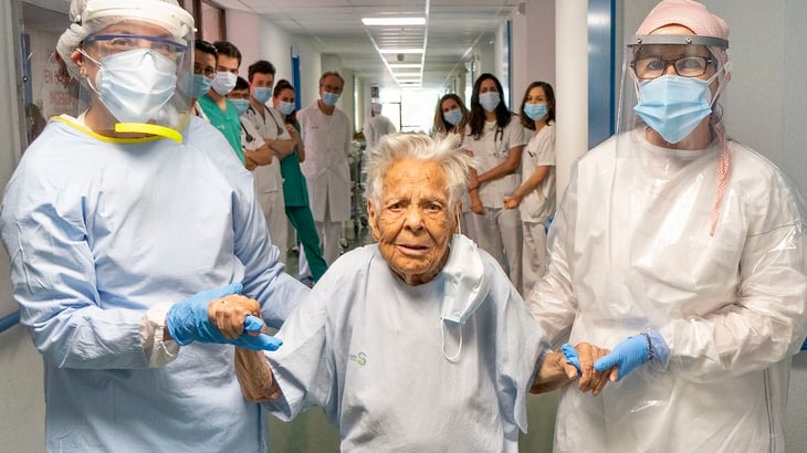 Una mujer de 105 años supera el coronavirus en solo cinco días en Turquía