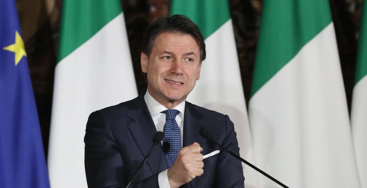 Ministra italiana se entera de que tiene COVID en el Consejo de Ministros
