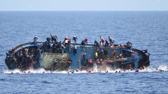 Tres emigrantes muertos al naufragar una embarcación en la costa mauritana