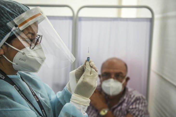 Perú investiga un 'evento adverso serio' en voluntario de vacuna de Sinopharm