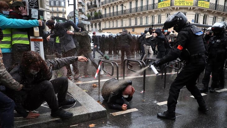 Detenidas 142 personas en París en una marcha contra la violencia policial