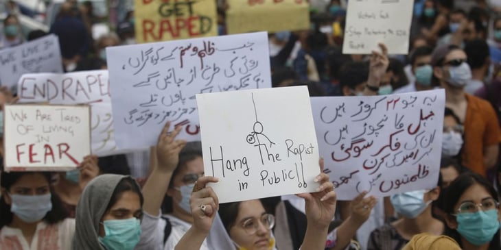 Pakistán aprueba una ley para acelerar la justicia contra la violencia sexual