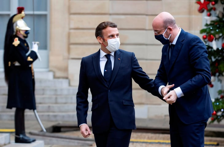 Emmanuel Macron, presidente francés, da positivo a COVID-19; causa aislamiento de líderes europeos