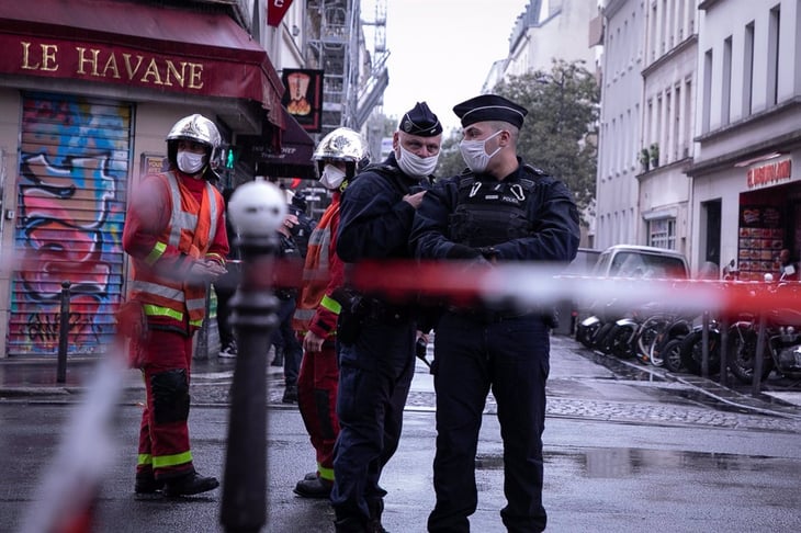 Cuatro imputados por el ataque junto a la antigua sede de Charlie Hebdo