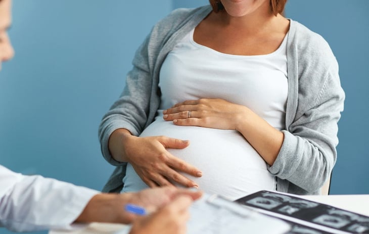 Embarazadas con COVID-19 en tercer trimestre no contagian al recién nacido