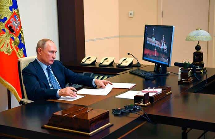 Putin promulga ley que le garantiza la inmunidad cuando deje el Kremlin