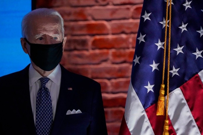 Los días más oscuros en EU por la pandemia están por llegar: Biden 