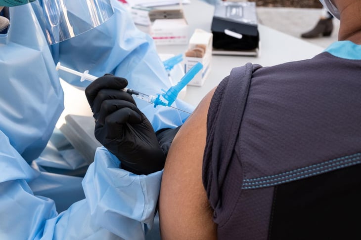 Aplica Costa Rica las primeras vacunas contra COVID-19