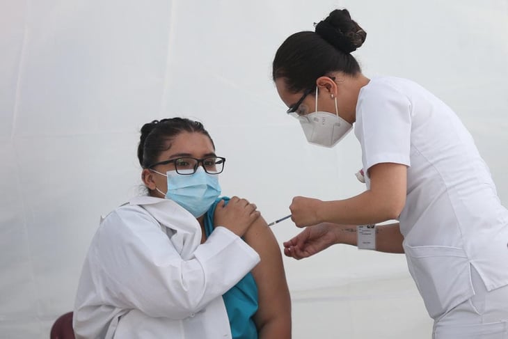 En vuelo hacia México, más de 42 mil vacunas contra COVID-19: Ebrard