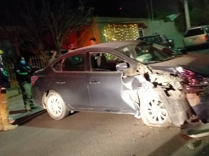 Le choca a auto estacionado en Monclova