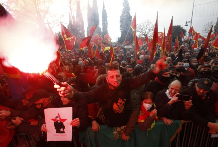 Gran manifestación en Montenegro contra la nueva ley de religión
