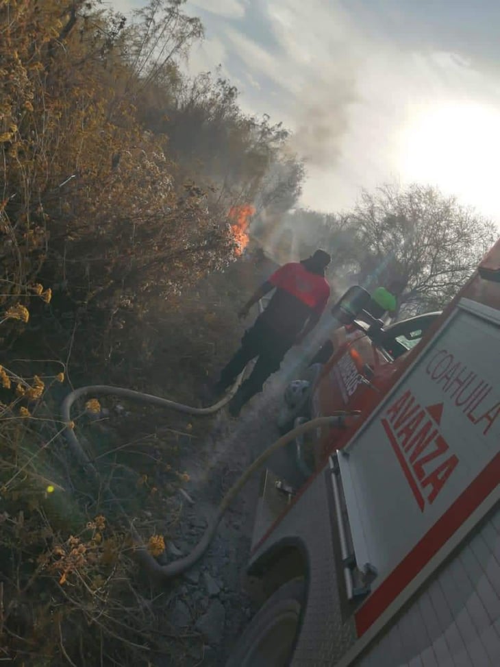 Cuetes provocan incendio en 'San Buena’