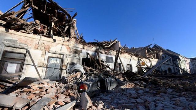 Un fuerte sismo causa al menos siete muertos y decenas de heridos en Croacia
