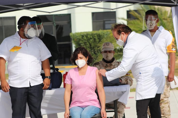 Regiones de Coahuila reciben las vacunas contra COVID-19 para el personal médico