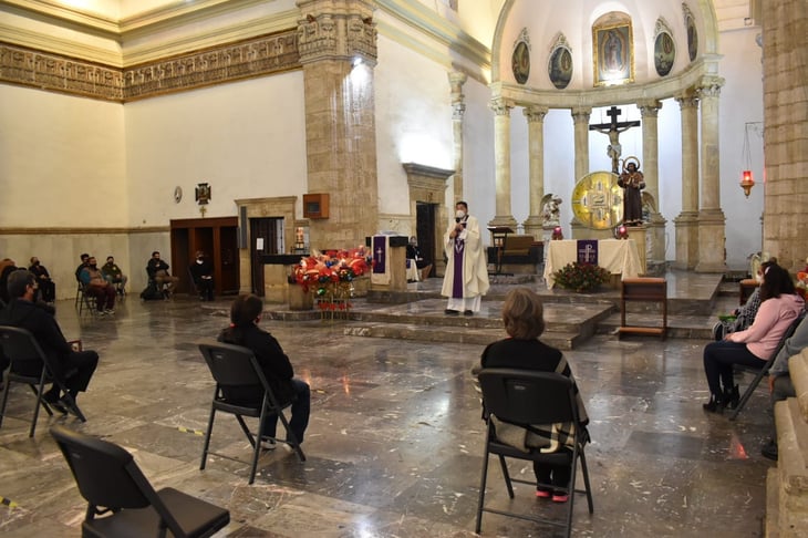 Invade COVID-19 en la iglesia Santiago Apóstol 