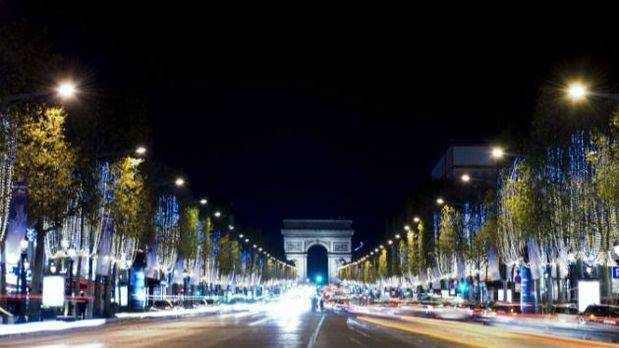 Francia moviliza a 139,000 personas para la seguridad de la Nochevieja