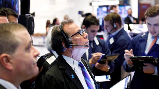Wall Street cierra con ganancias y nuevos máximos en el Dow Jones y S&P 500
