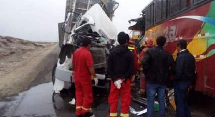 Tres muertos y once heridos en accidente de bus en región amazónica de Perú