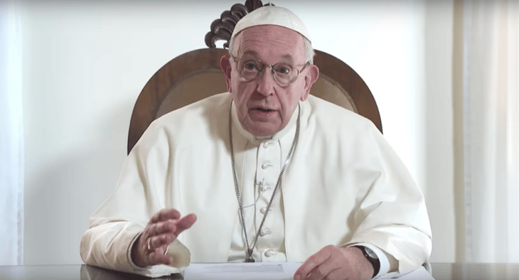 El papa pide fraternidad entre culturas y religiones en primer vídeo de 2021