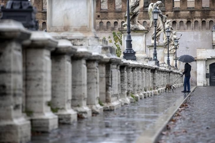 Italia registra más de 15,000 nuevos casos y 649 muertos el último día