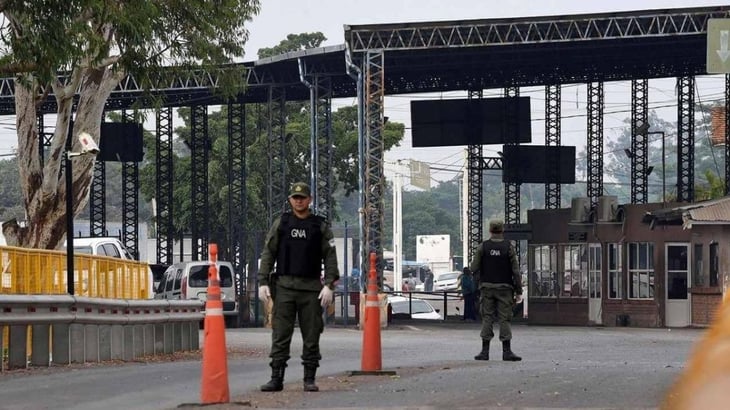 Argentina pide evitar salidas de noche y prorroga cierre fronterizo a turismo