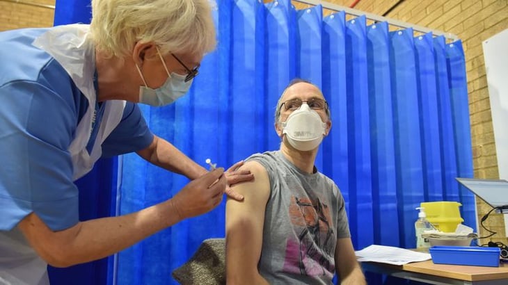 El 'turismo de vacunas' en Florida provoca indignación