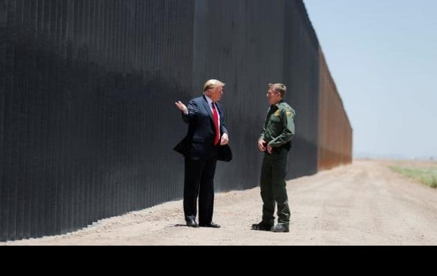 Trump viajará el martes a Texas para visitar construcción del muro con México