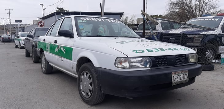 Taxi provoca choque en Monclova