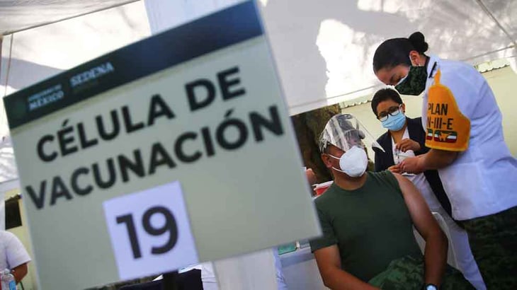 Inicia distribución masiva de vacuna contra COVID-19 en México 