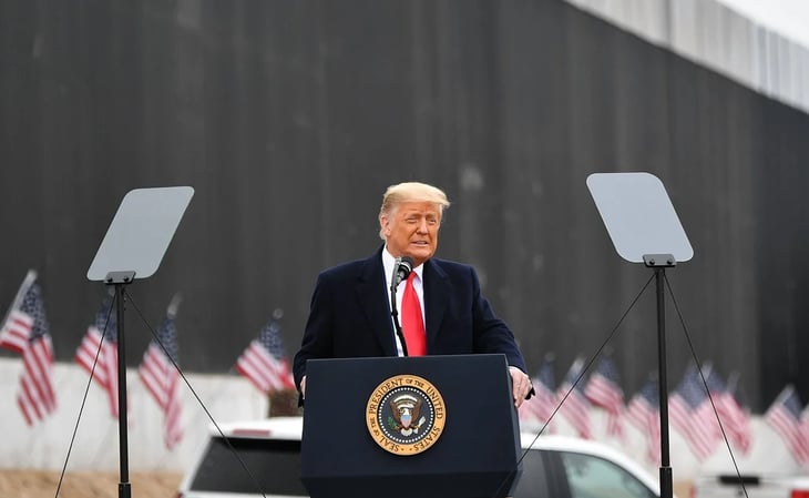 Al visitar el muro Trump ve cero riesgo de destitución