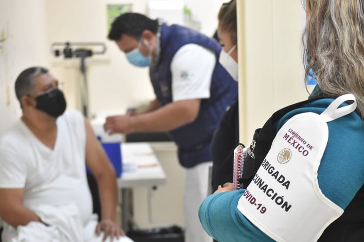 Inicia aplicación de vacunas contra el COVID-19 en hospitales de la Región Centro