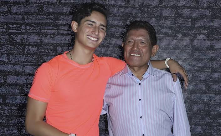 Osorio pide apoyo para su hijo Emilio, quien se contagió de Covid