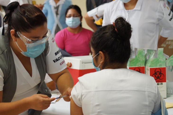 ¿Cómo es la vacunación contra el COVID-19 en México?