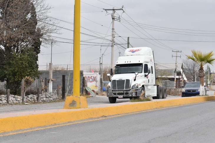 Fuera de la mancha urbana  el tráfico con carga pesada en Castaños