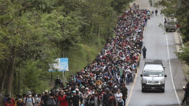 México: Pide frenar las caravanas migrantes