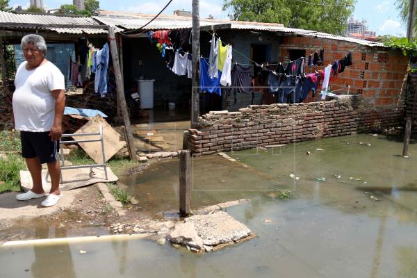 Hasta 5,000 familias abandonaron sus casas tras lluvias en norte de Paraguay