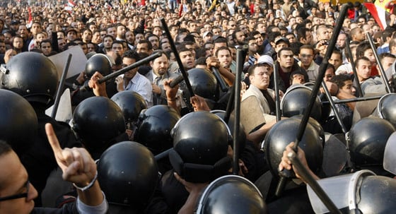 Varios detenidos en la represión de una protesta en el centro de Túnez