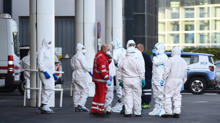 Italia registra 8,824 contagios y 377 muertos con muchas regiones en alerta