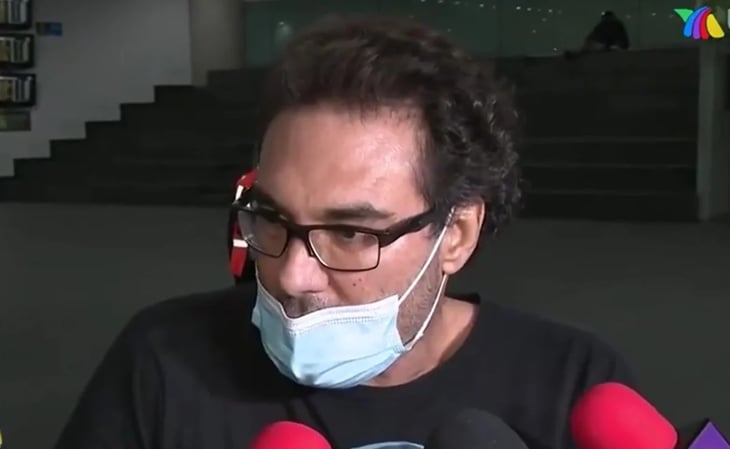 Eduardo Yáñez, de nueva cuenta agrede reporteros
