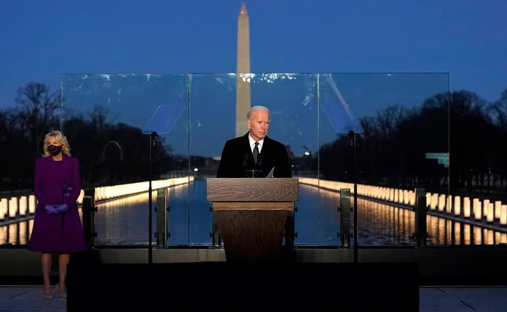 Encabeza Biden homenaje a los 400 mil muertos por COVID-19