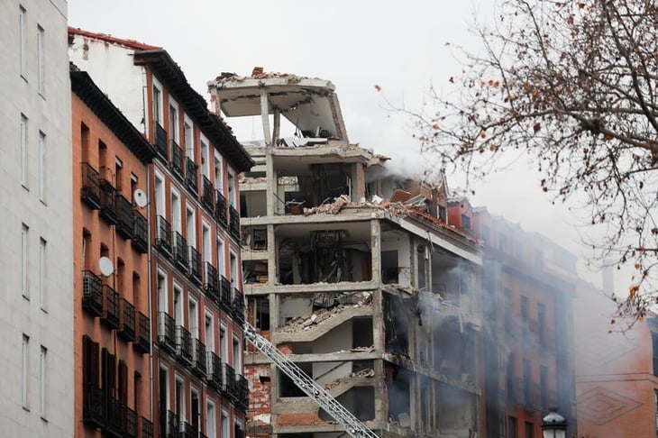 Al menos dos muertos por una explosión en un edificio en el centro de Madrid