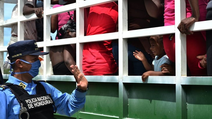 Detienen en Honduras a cinco cubanos y tres presuntos traficantes de personas