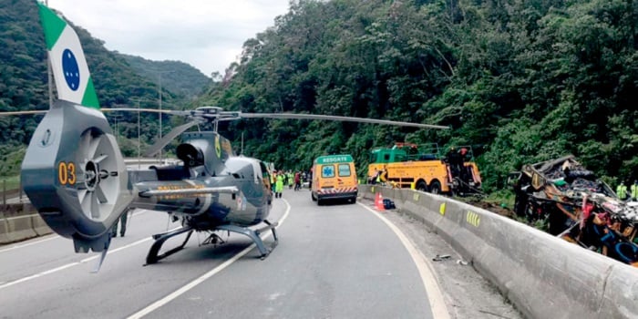 Al menos 19 personas mueren en accidente de autobús en el litoral brasileño
