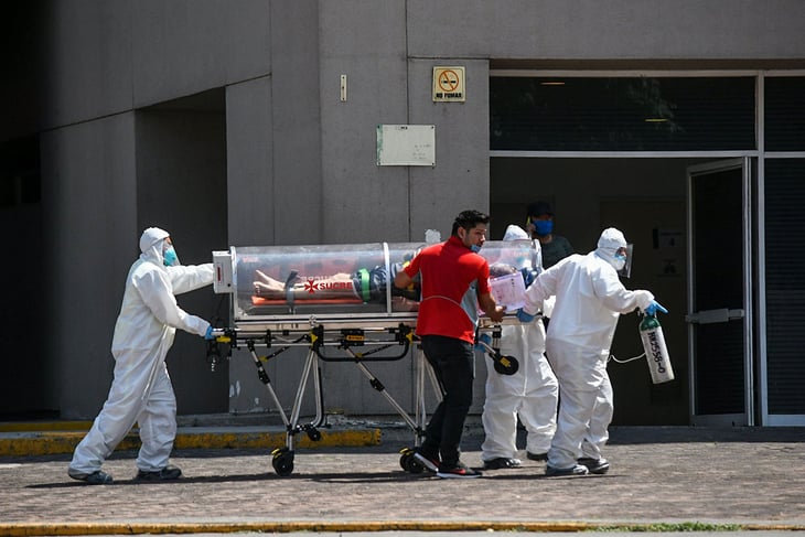 México rebasa 150,000 muertos con hospitales llenos y el presidente enfermo