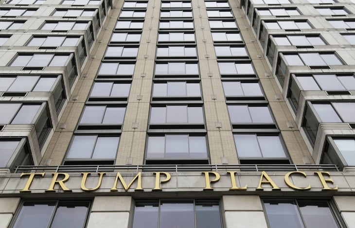 Propietarios de dos edificios con el nombre de Trump aprueban cambiarlo