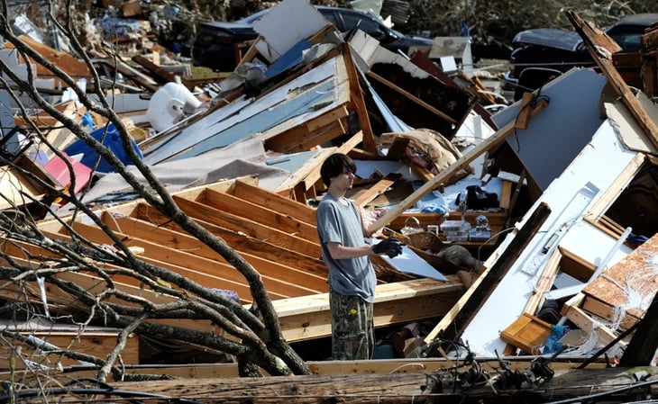 Tornado en Alabama deja  un muerto, heridos y daños