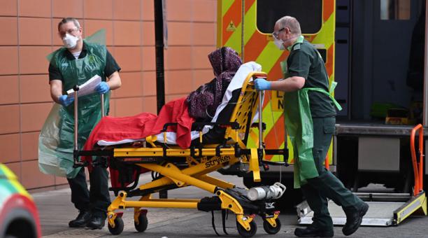Reino Unido registra 1,725 muertos, la segunda mayor cifra de la pandemia