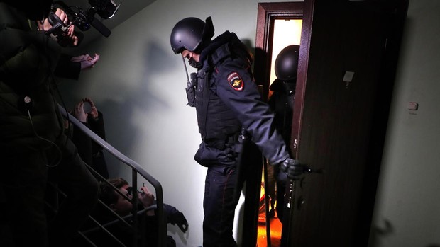 La policía rusa registra la casa y las oficinas de Navalni